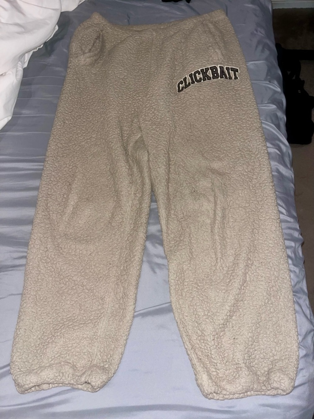 Clickbait Fleece Sweatpants in Beige